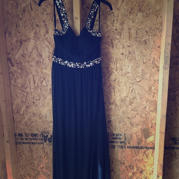 Formal Dress - Picture 1 of 5